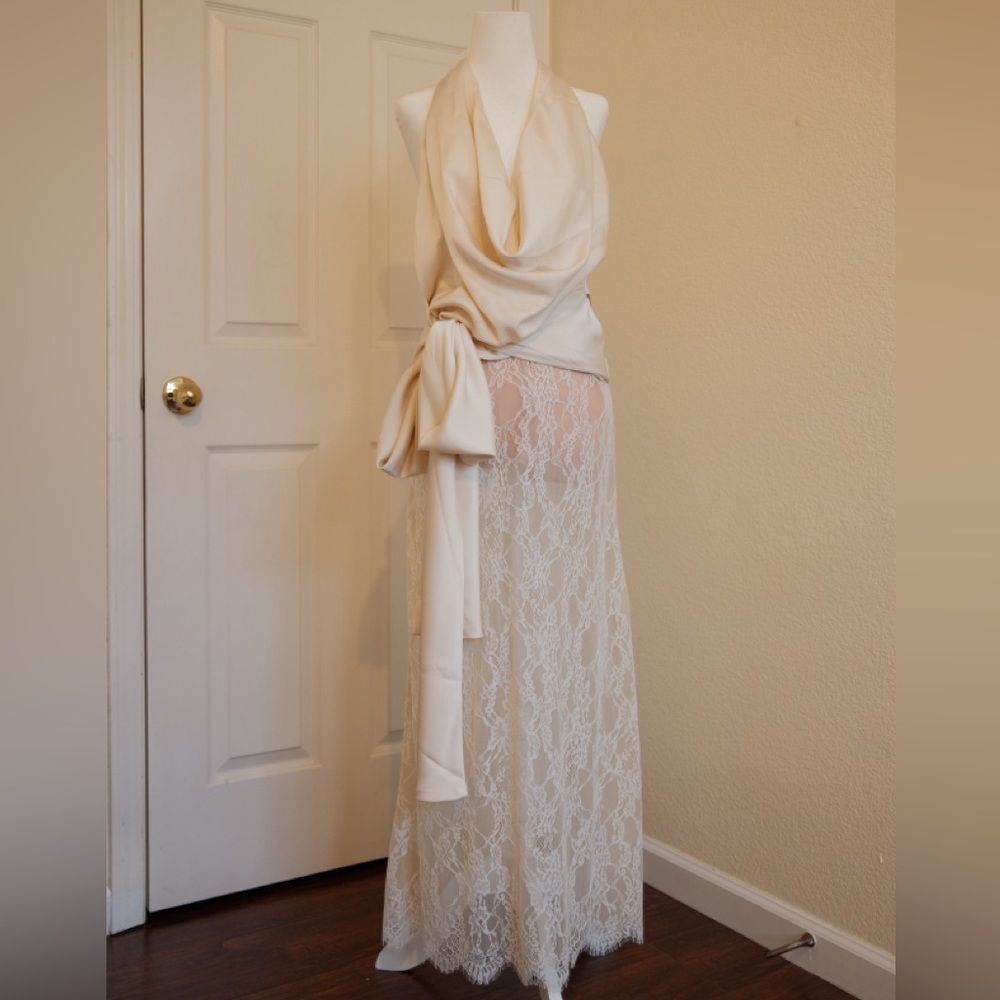 Elegant Cream Lace 2 Pieces Set with Draped Top